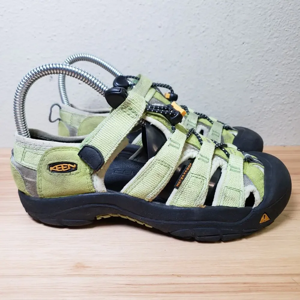 Keen Kids Size 4 Water Shoes Hiking Sandal Light Green Outdoor Camping‎ Gorpcore